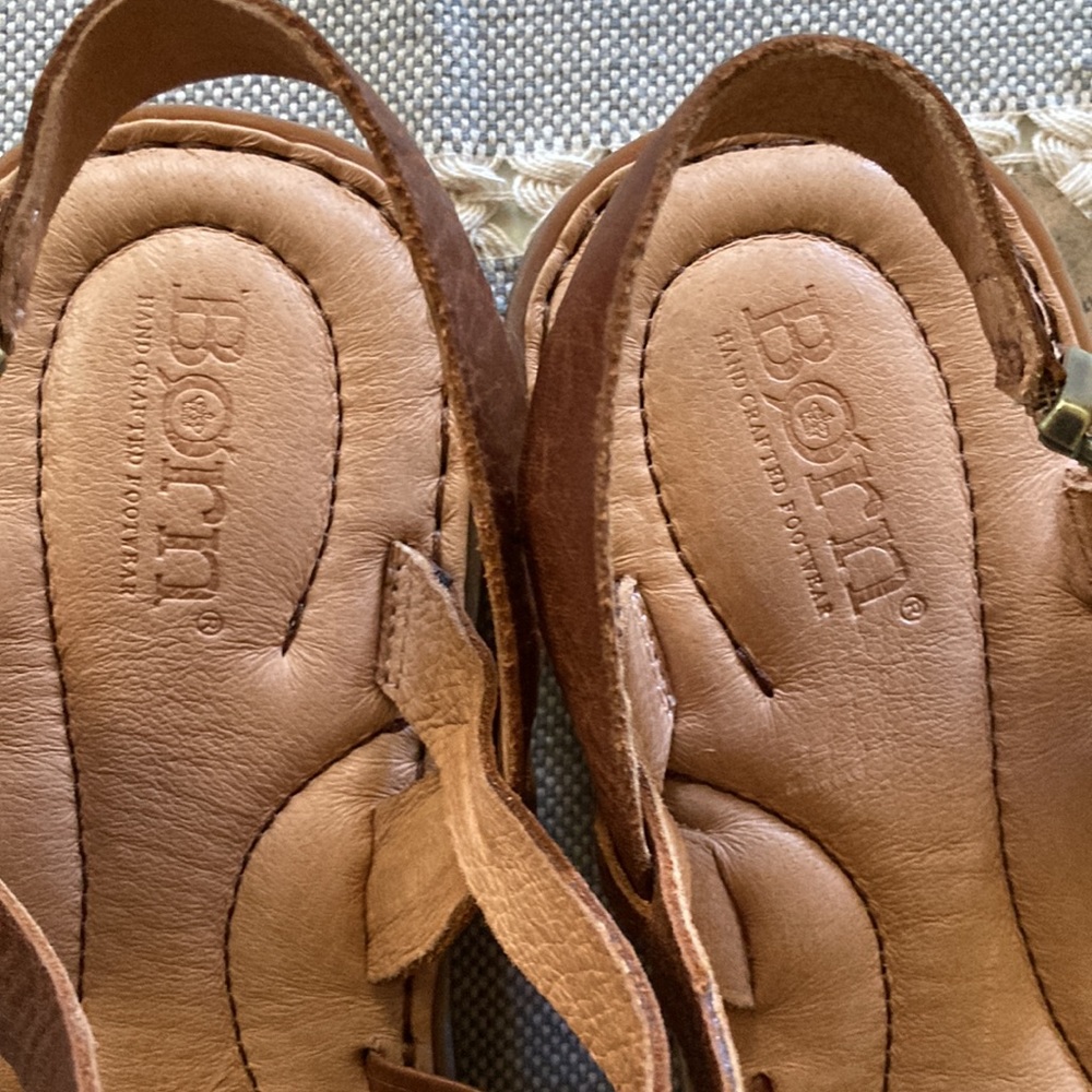 NWT Born Handcrafted leather sandal in brown - Picture 3 of 10